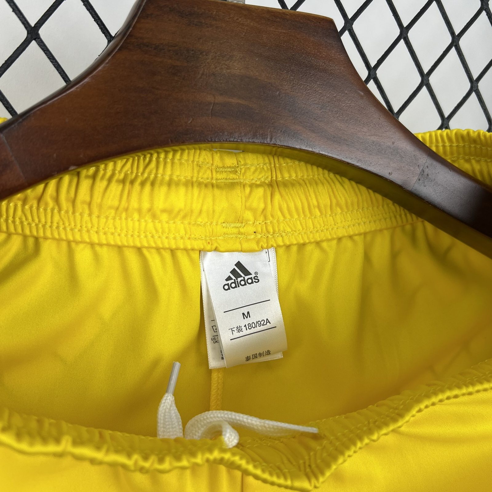 2026-27 Sweden Away Shorts - Fan Edition