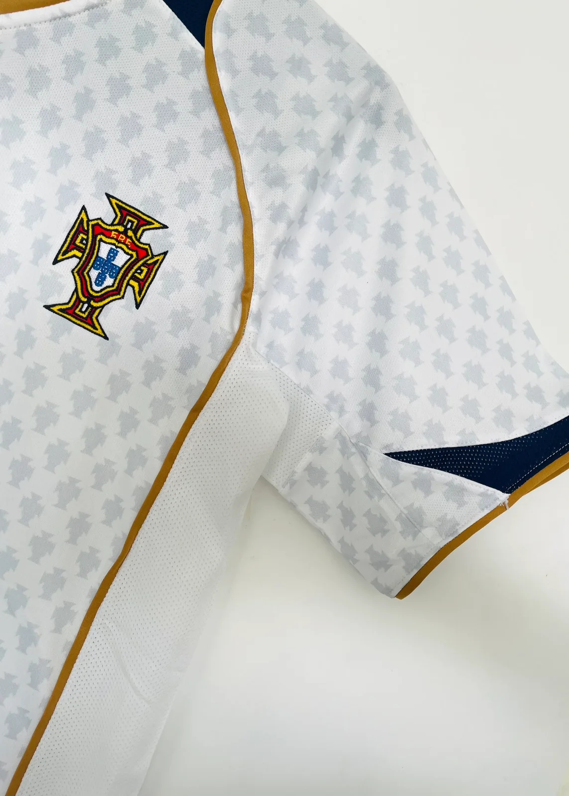 2004 Portugal Away Retro Jersey