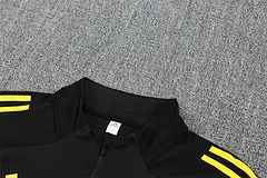 2025-26 Manchester United Black Half-Raised Training Jersey
