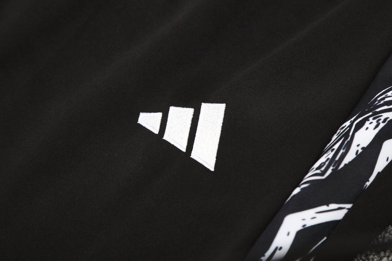 2025-26 Arsenal training kit hooded jersey
