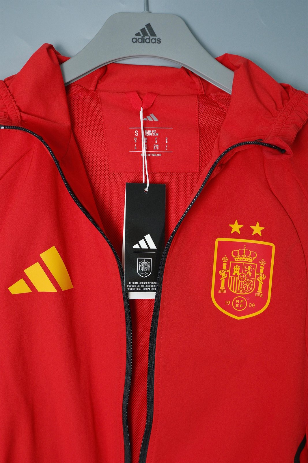 2026-27 Spain Hooded Waterproof Windbreaker