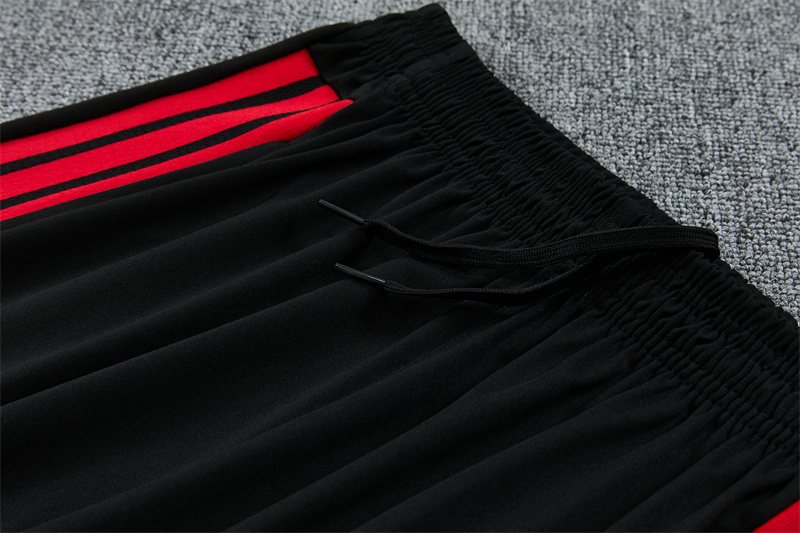 2026-27 Manchester United Black Half-Zip Training Kit
