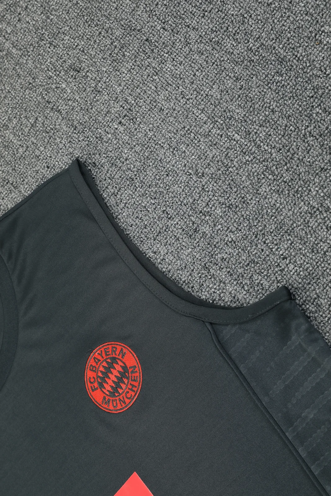 2025-26 Bayern Munich training vest jersey