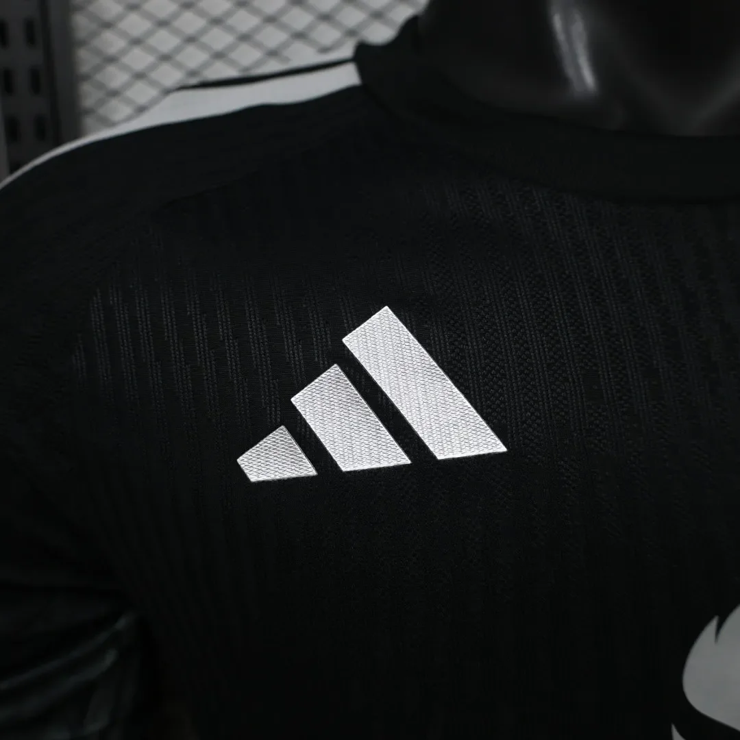 2026-27 Manchester United Goalkeeper Jersey - Player Version