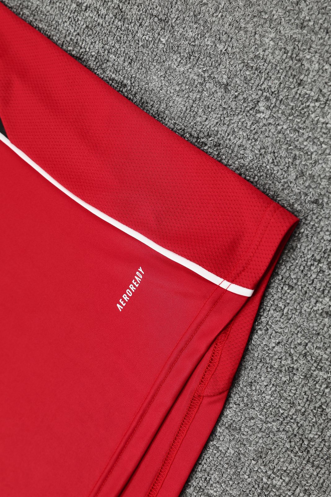 2025-26 Manchester United training vest jersey