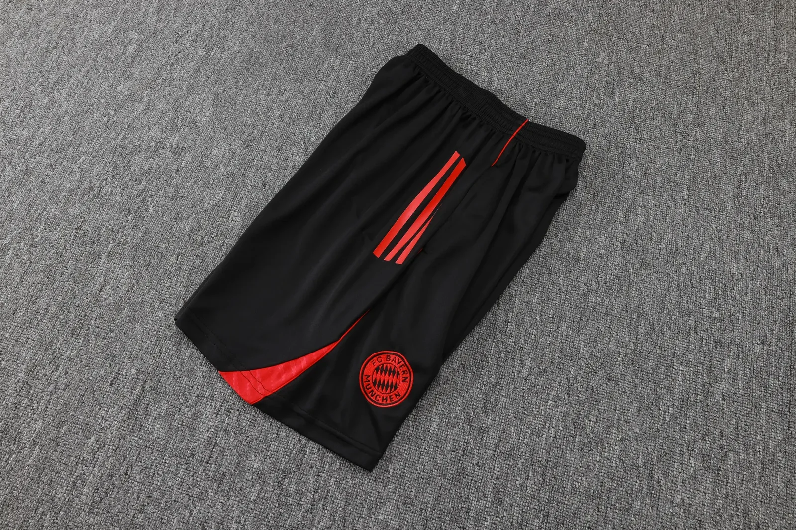 2025-26 season Bayern Munich black short-sleeved training kit