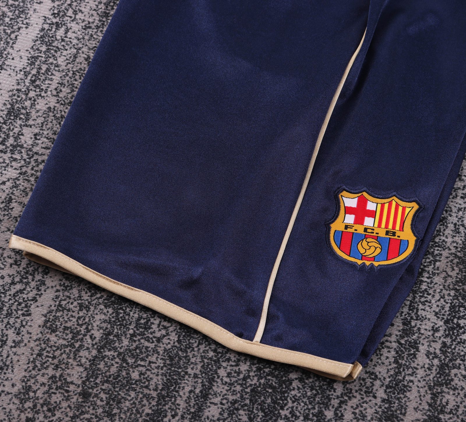 2001-02 Barcelona Away Retro Jersey – Kids'