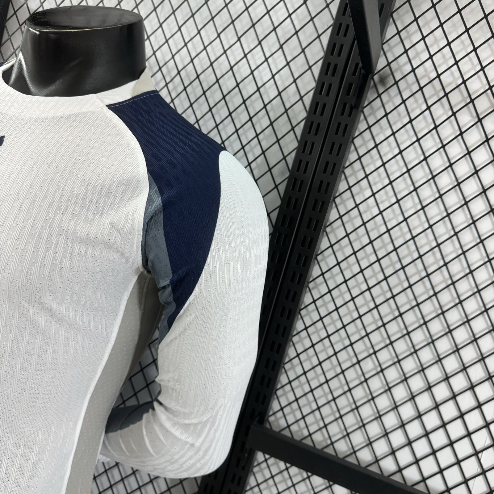 2025-26 Tottenham Hotspur Home Long-Sleeve Jersey – Player Version
