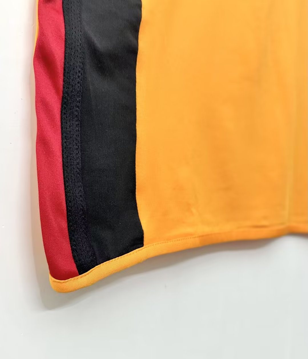 2005-06 Roma Home Retro Jersey
