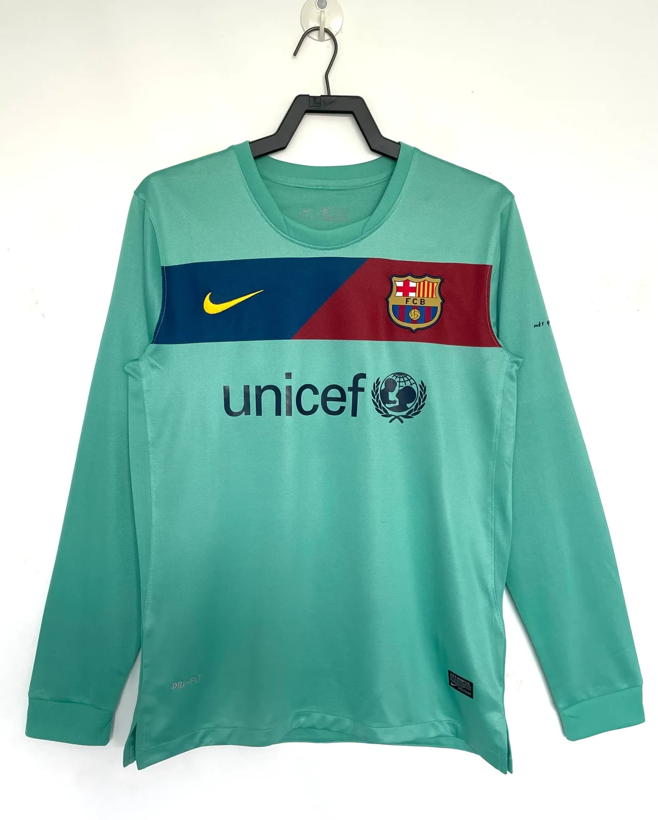 2010-11 Barcelona Away Long-Sleeve Retro Jersey
