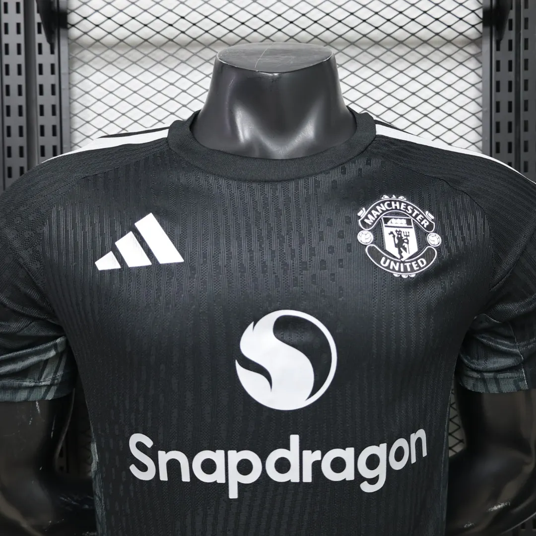 2026-27 Manchester United Goalkeeper Jersey - Player Version