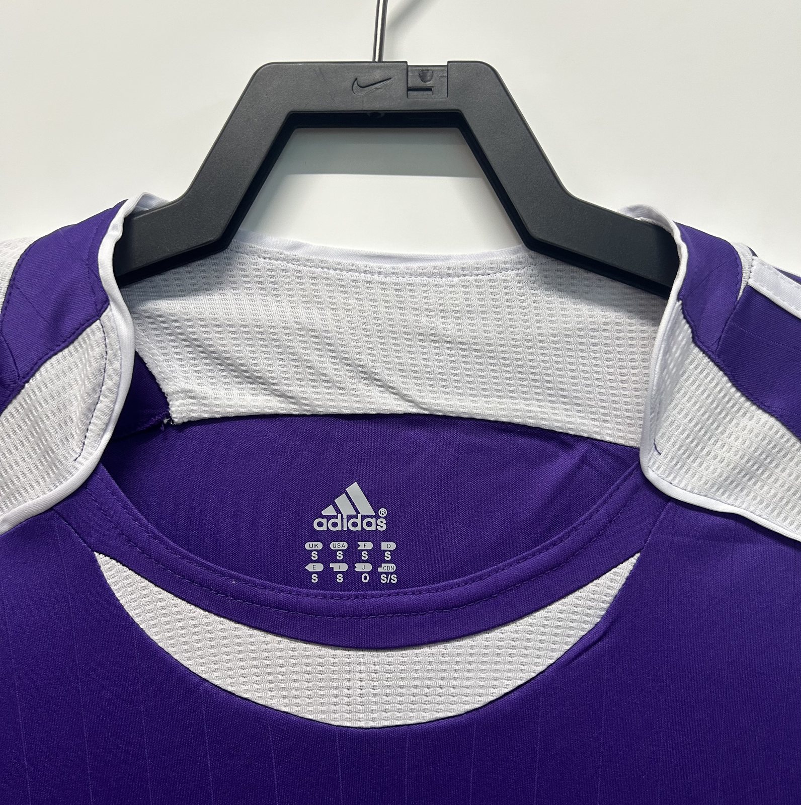 2006-07 Real Madrid Away Retro Jersey