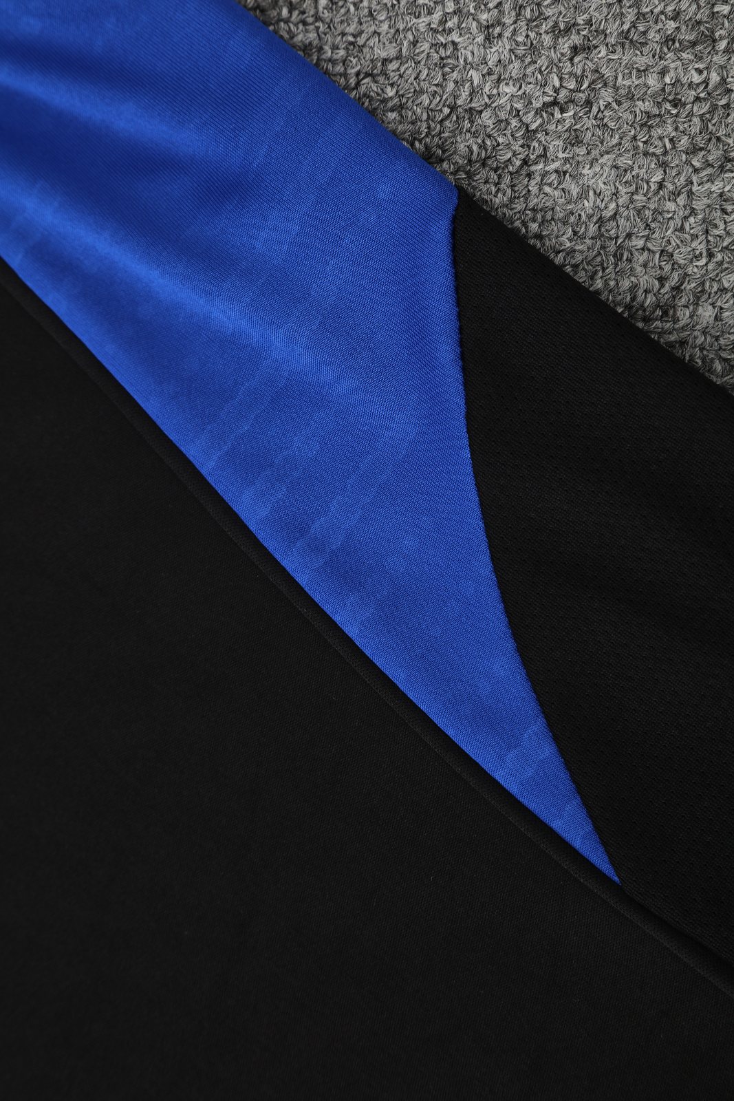 2025-26 Manchester United training vest jersey
