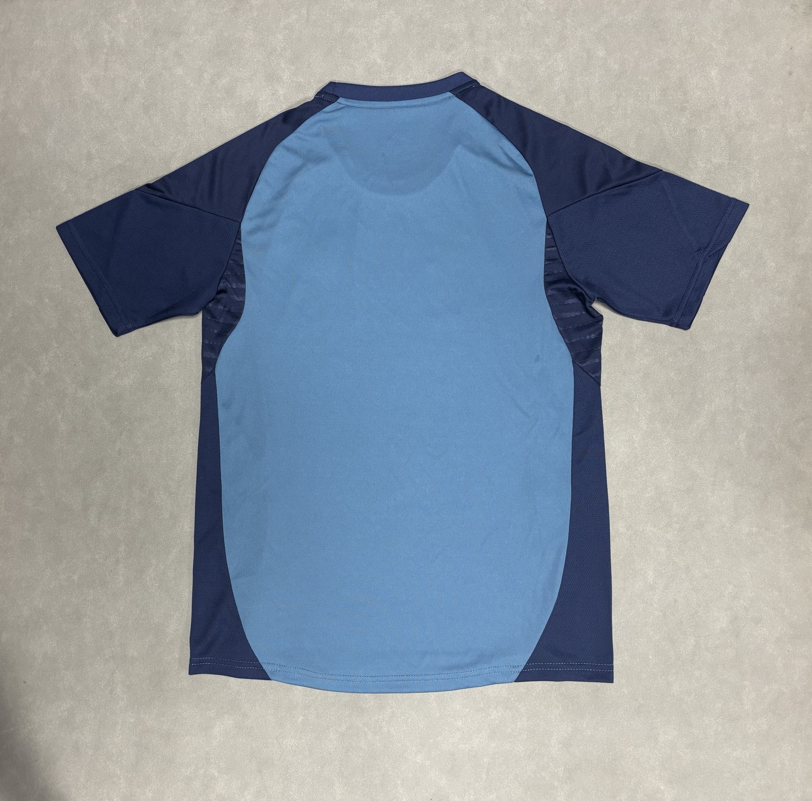2025-26 Arsenal Training Jersey – Fan Version