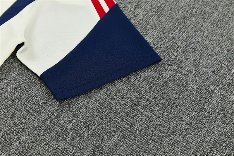 2026-27 Bayern Munich Beige Short-Sleeve Training Jersey