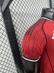 2025-26 Manchester United Home Shirt - Player Edition