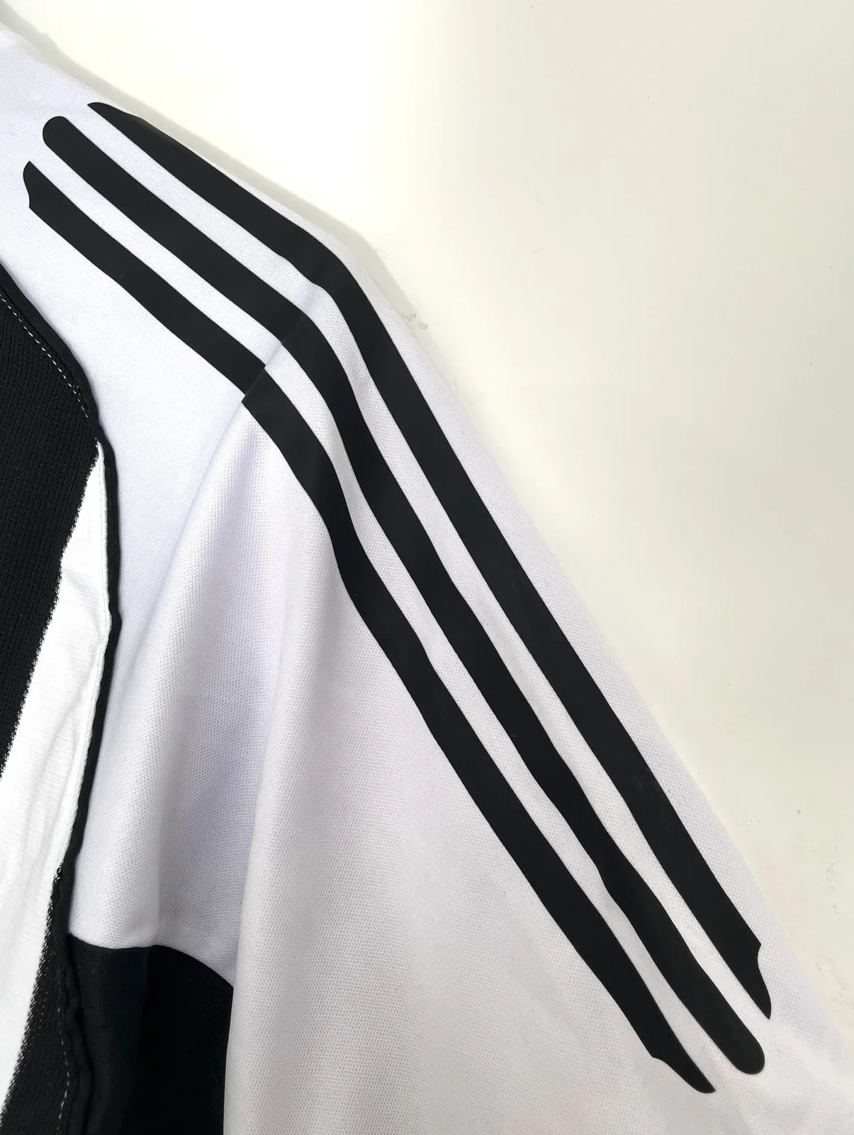 2005-06 Newcastle United Home Retro Jersey