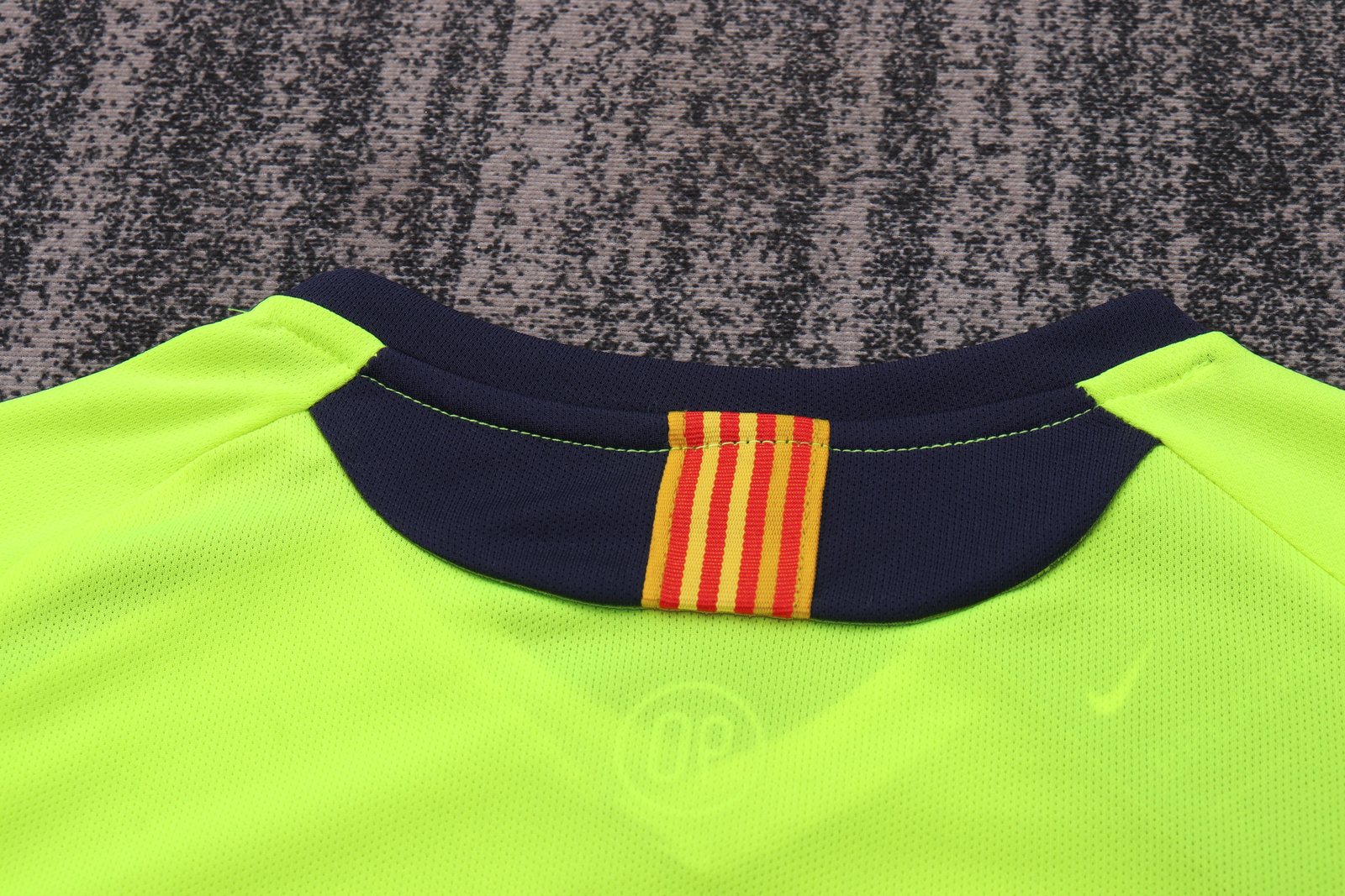 2005-06 Barcelona Away Retro Jersey - Kids