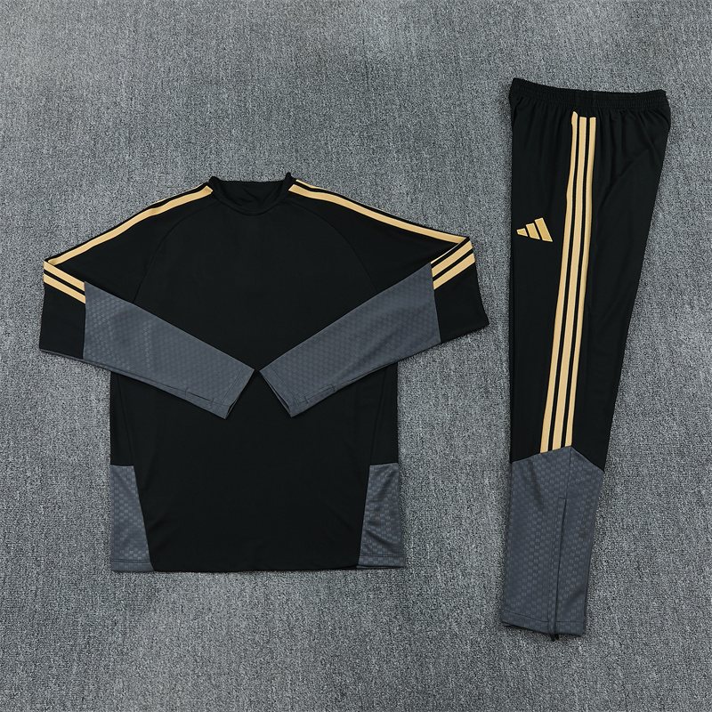 2026-27 Juventus Black Half-Zip Long-Sleeve Training Kit