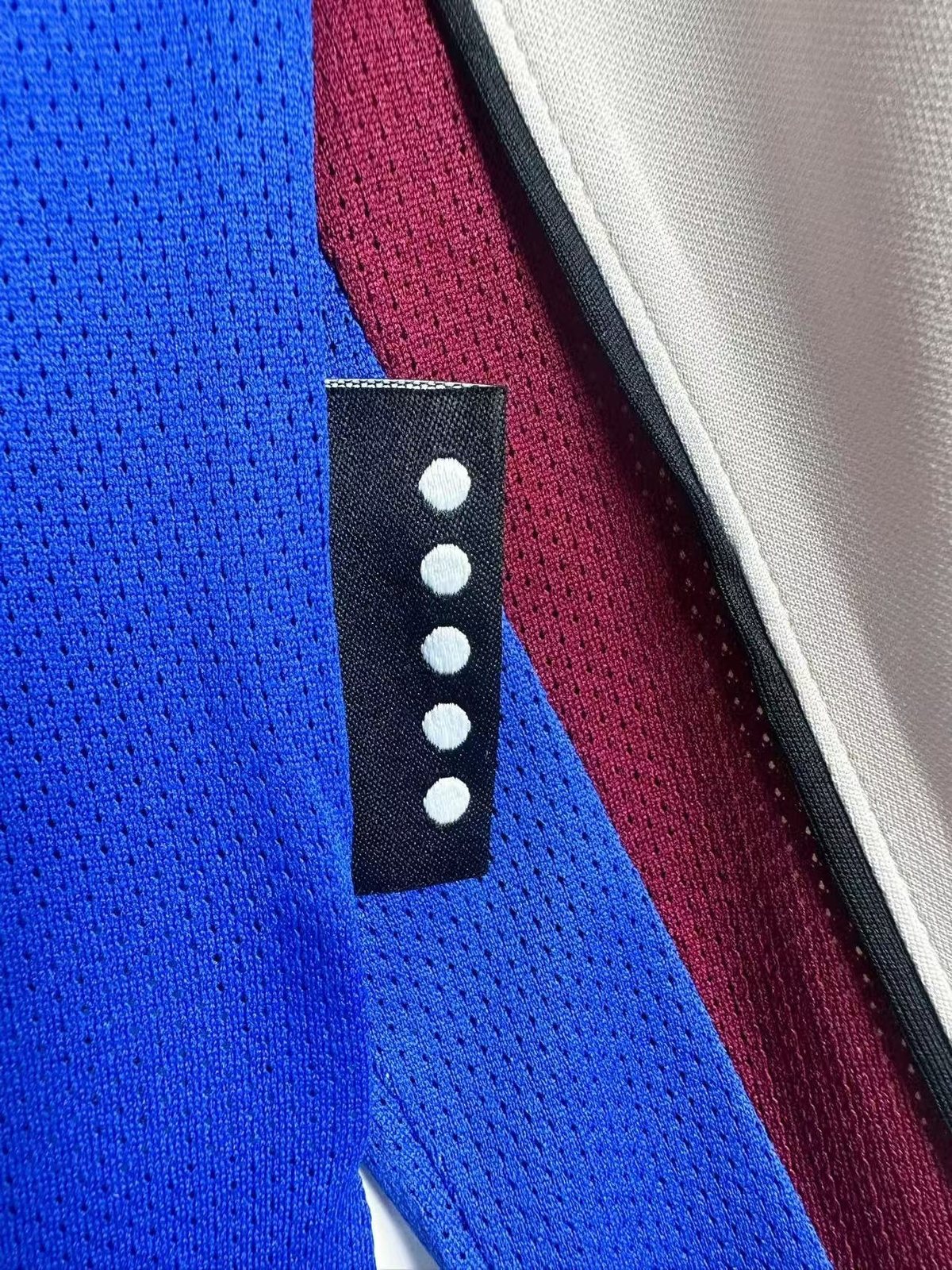 1998–99 Barcelona Away Long-Sleeve Retro Jersey