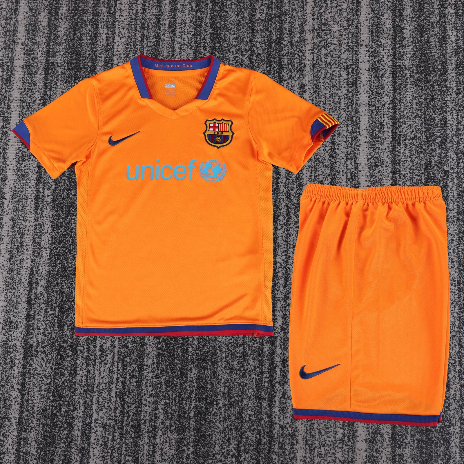 2006-07 Barcelona Away Retro Jersey - Kids