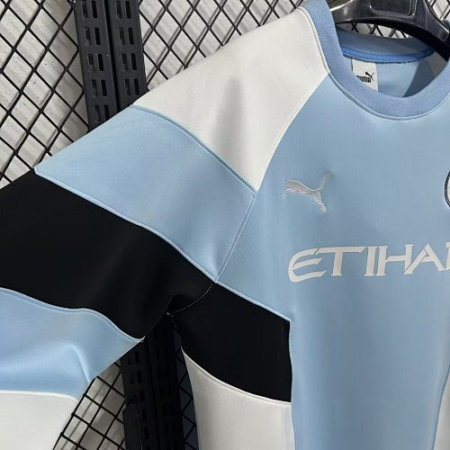 2026-27 Manchester City Long-Sleeve Sweatshirt