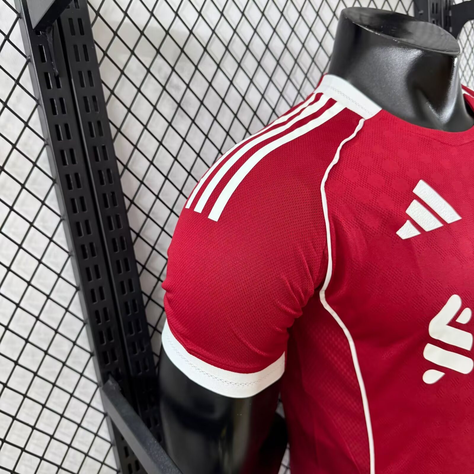 2025-26 Liverpool Home Shirt - Player Edition
