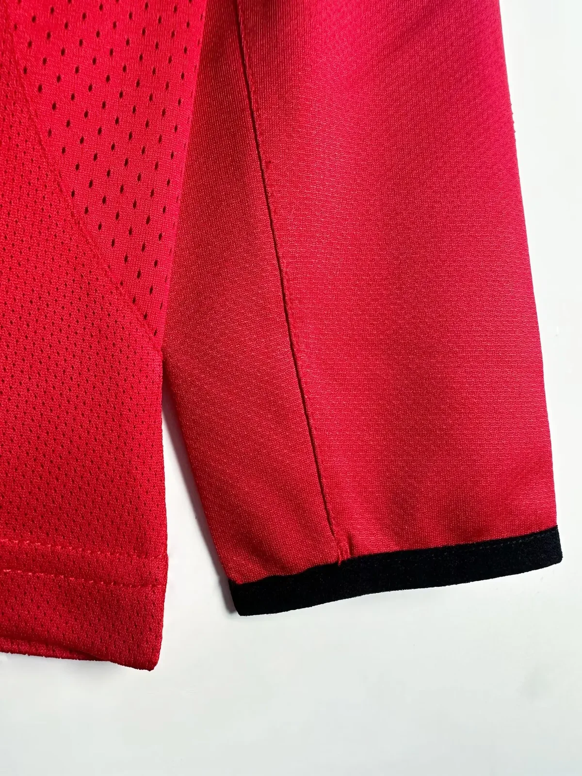 2005-06 Manchester United Home Long Sleeve Retro Shirt
