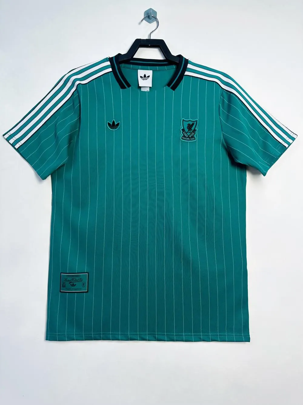 2025-26 Liverpool Retro Kit