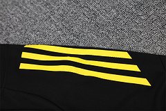 2025-26 Manchester United black short-sleeved training jersey