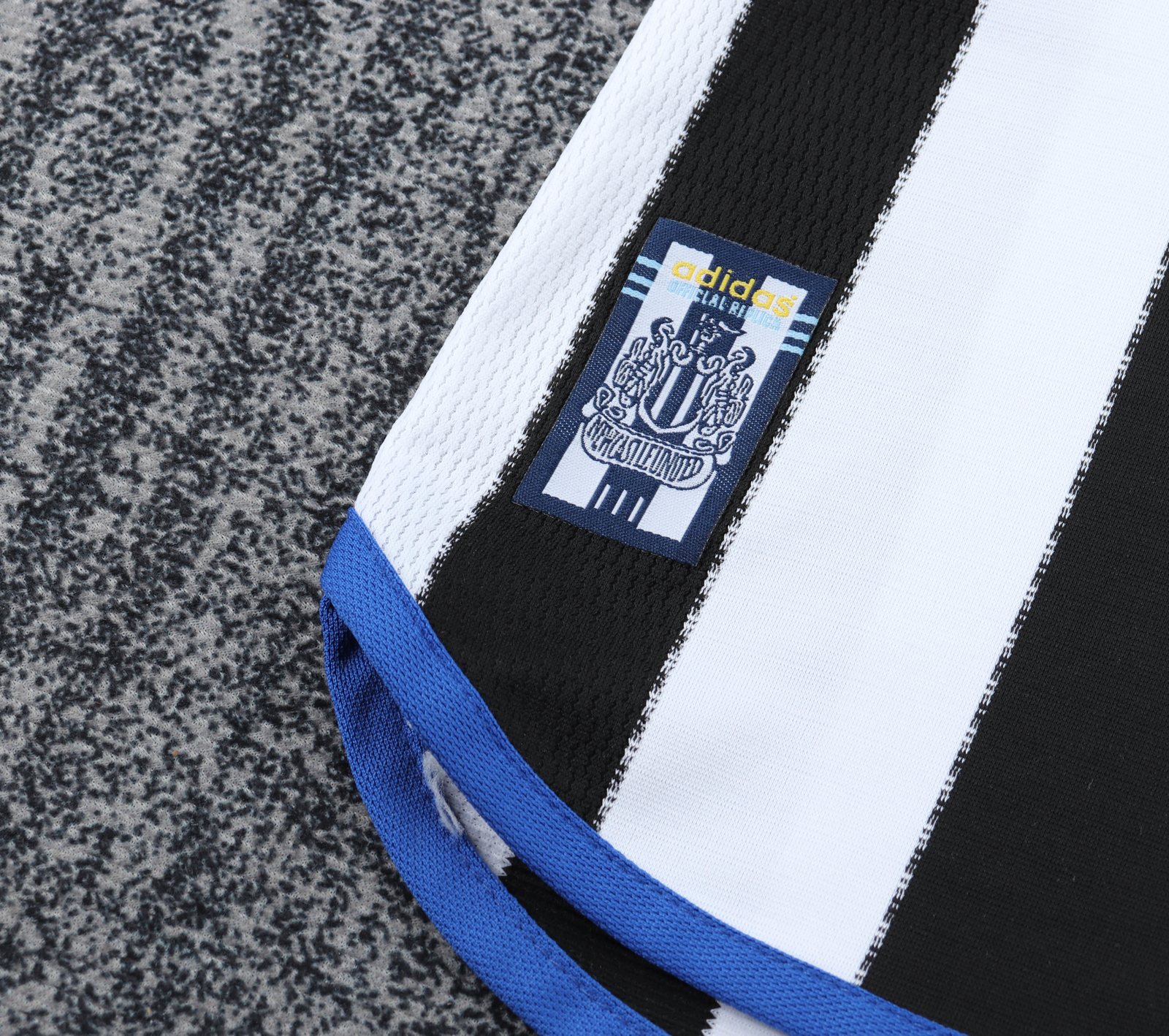 1999-00 Newcastle United Home Retro Jersey - Kids