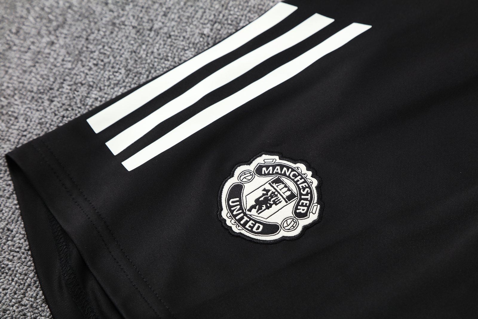 2025-26 Manchester United white short-sleeved training jersey