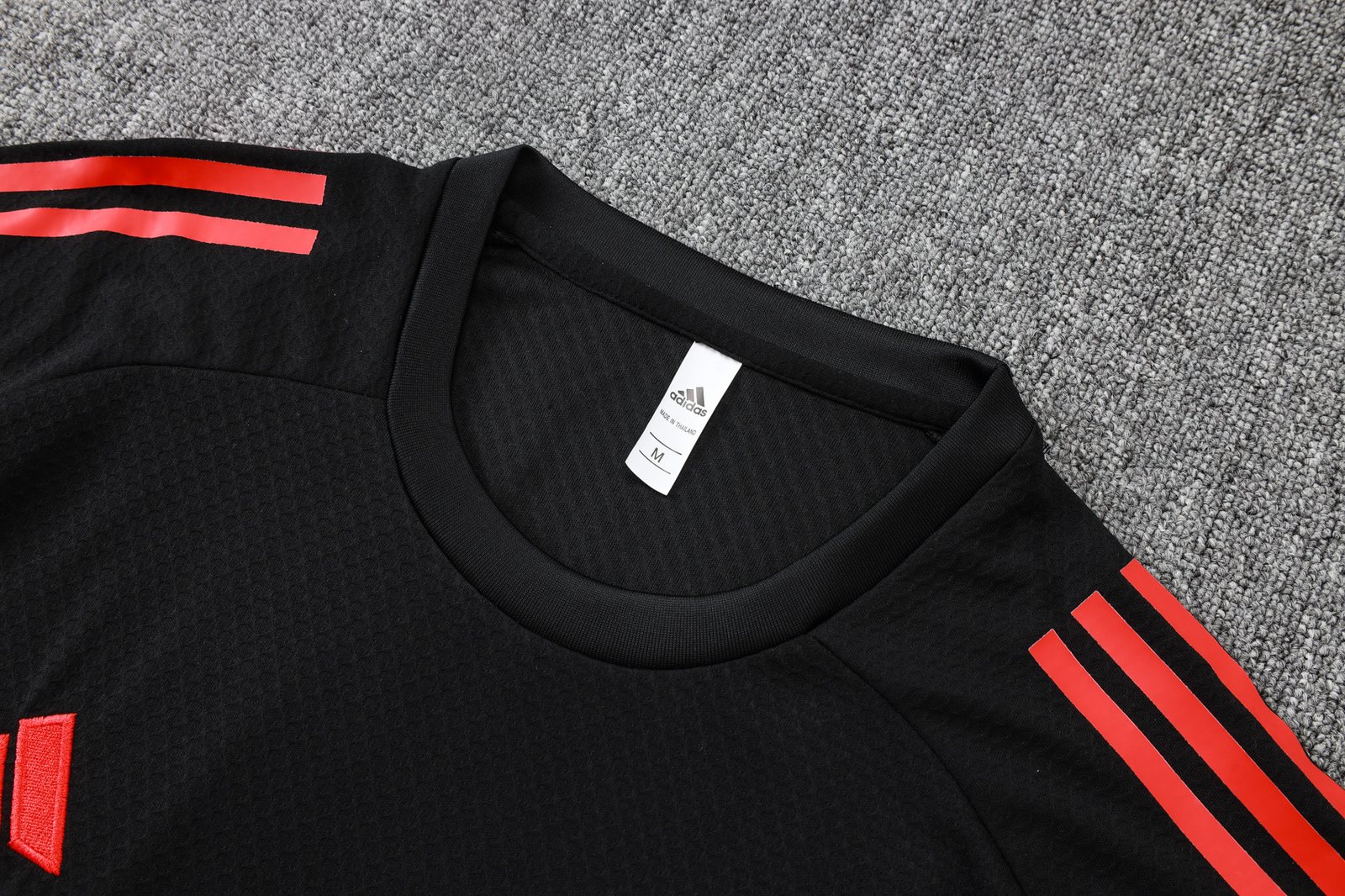 2025-26 season Bayern Munich black short-sleeved training kit