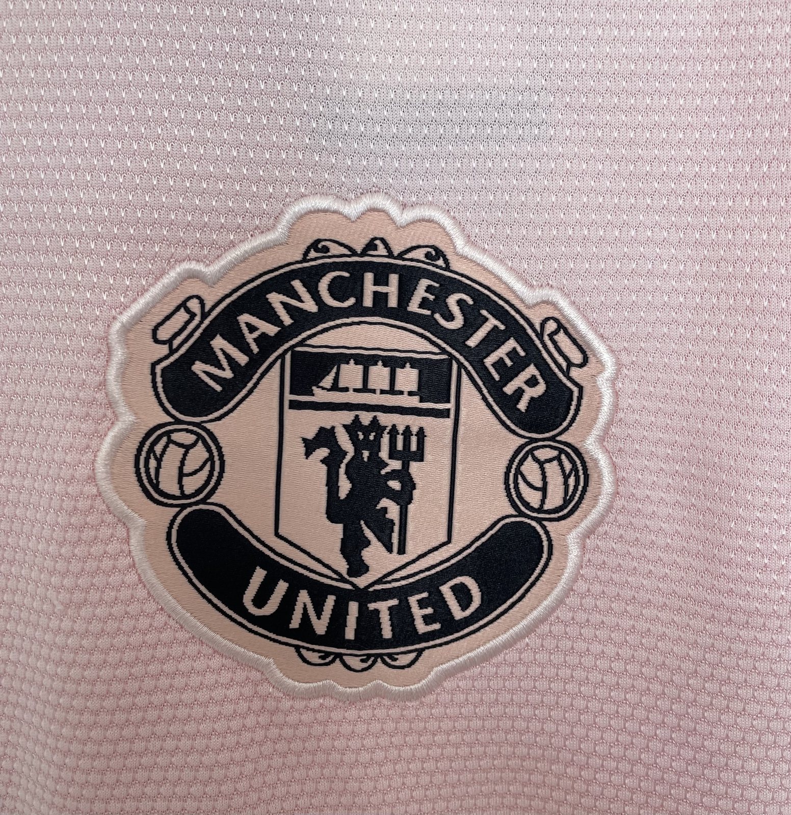 2018–19 Manchester United Retro Away Kit