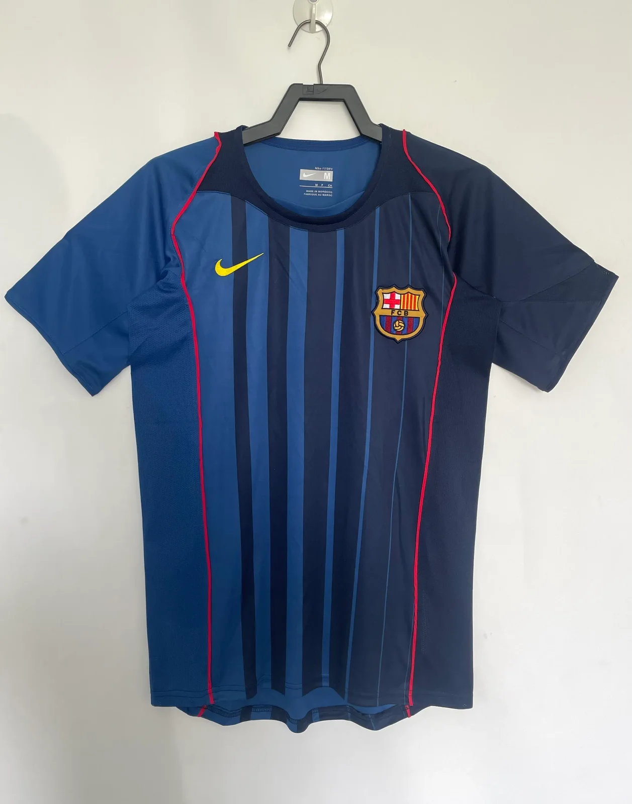 2004-05 Barcelona Away Retro Jersey