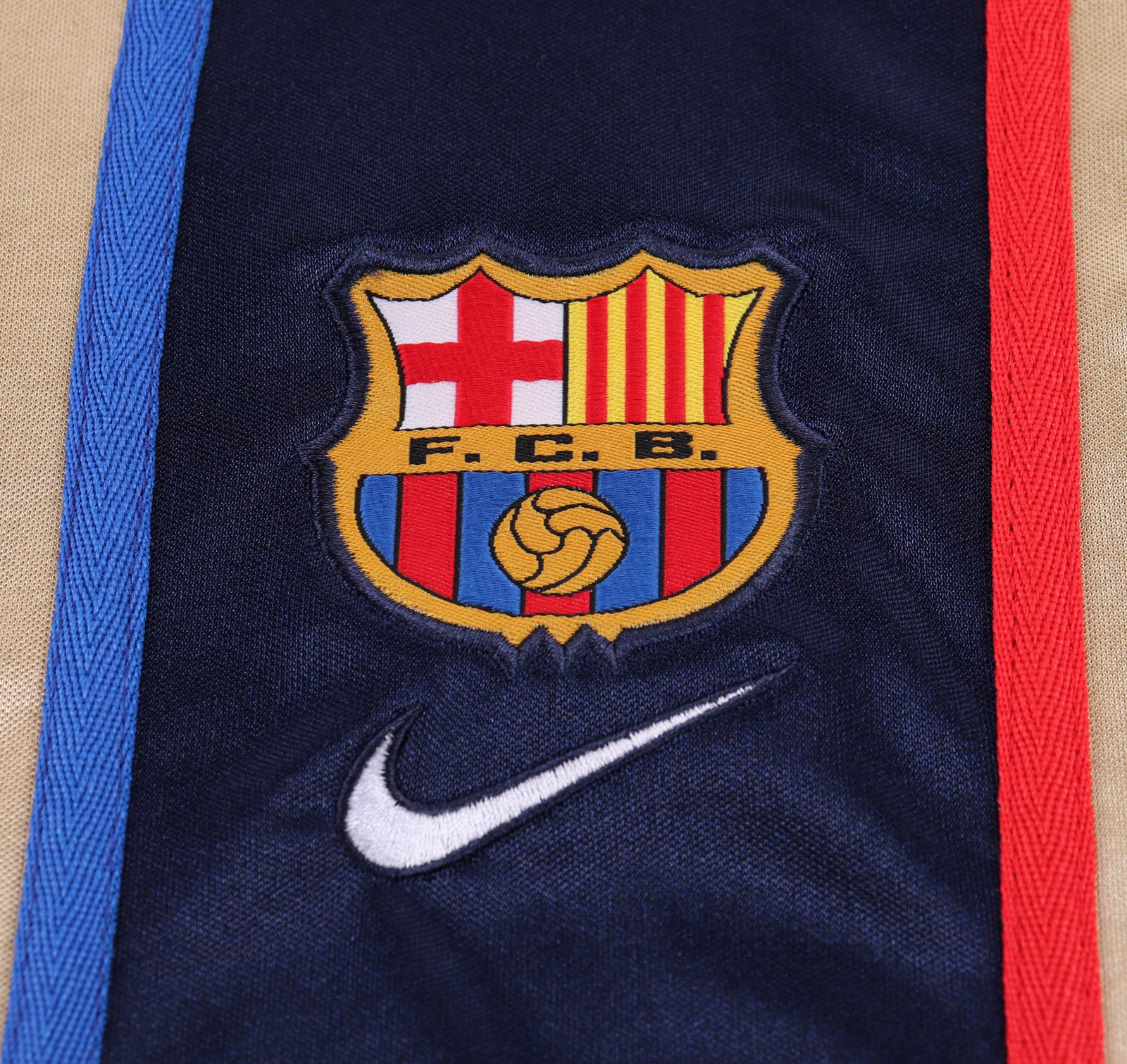 2001-02 Barcelona Away Retro Jersey – Kids'